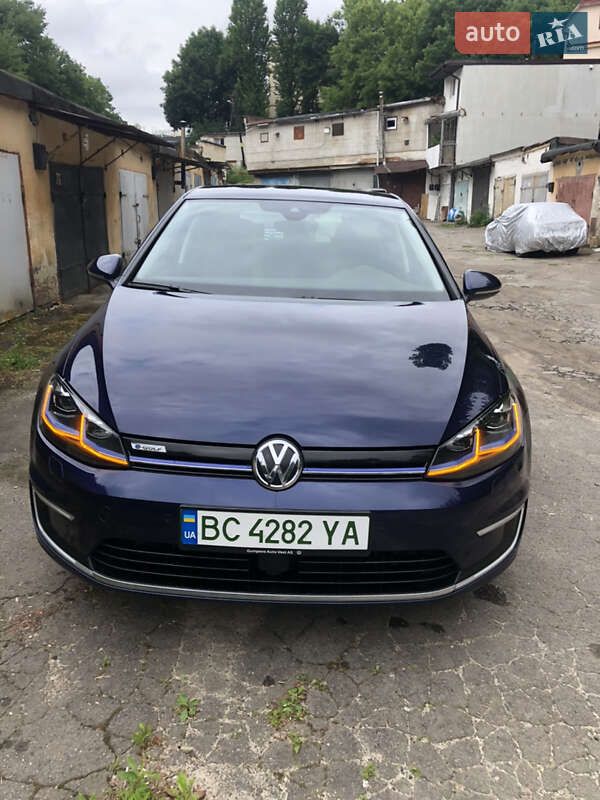 Хэтчбек Volkswagen e-Golf 2018 в Львове