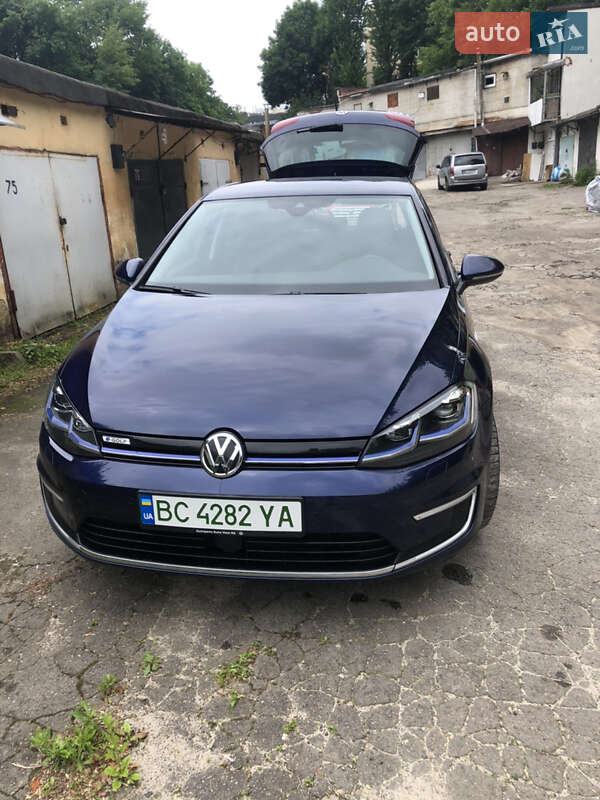 Хэтчбек Volkswagen e-Golf 2018 в Львове