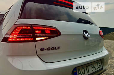 Хэтчбек Volkswagen e-Golf 2015 в Мукачево