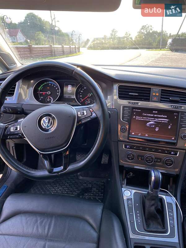 Хэтчбек Volkswagen e-Golf 2015 в Старом Самборе