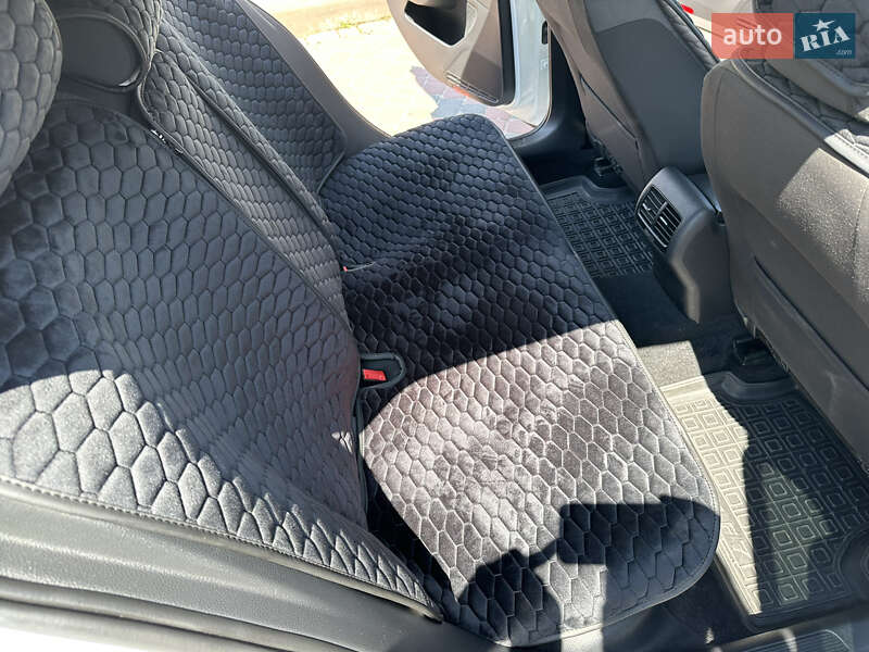 Хетчбек Volkswagen e-Golf 2017 в Івано-Франківську фото 11 Хетчбек Volkswagen e-Golf 2017 в Івано-Франківську