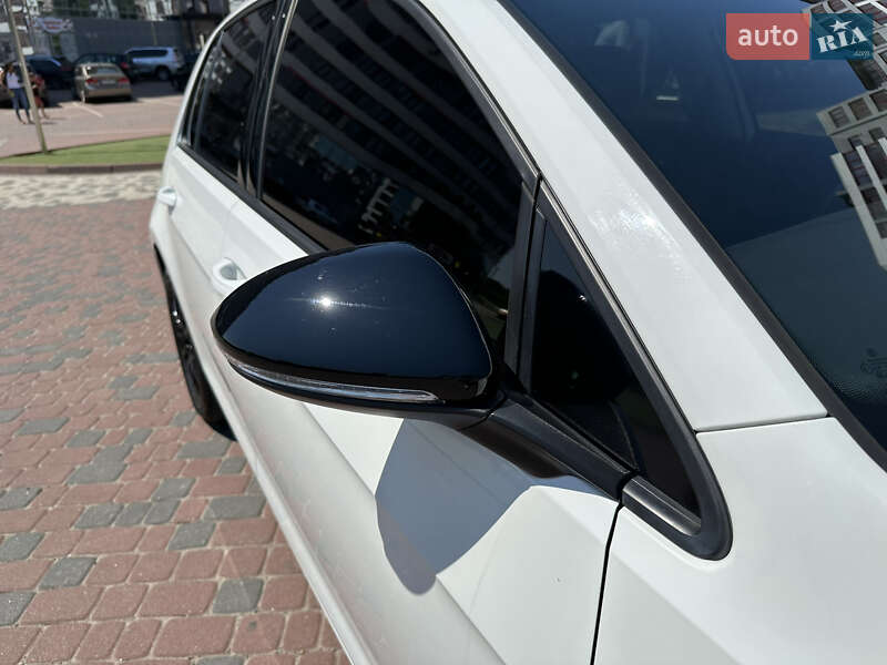 Хетчбек Volkswagen e-Golf 2017 в Івано-Франківську фото 24 Хетчбек Volkswagen e-Golf 2017 в Івано-Франківську