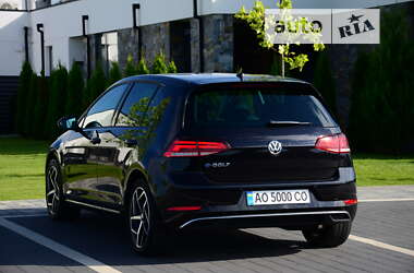 Хетчбек Volkswagen e-Golf 2018 в 