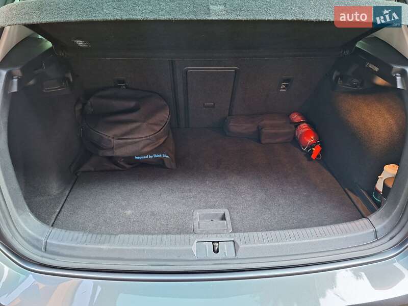 Хэтчбек Volkswagen e-Golf 2017 в Сумах