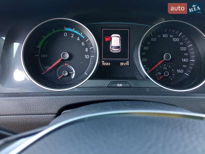 Хетчбек Volkswagen e-Golf 2020 в Чернівцях