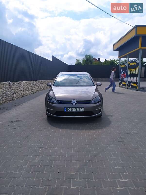 Хэтчбек Volkswagen e-Golf 2016 в Тернополе