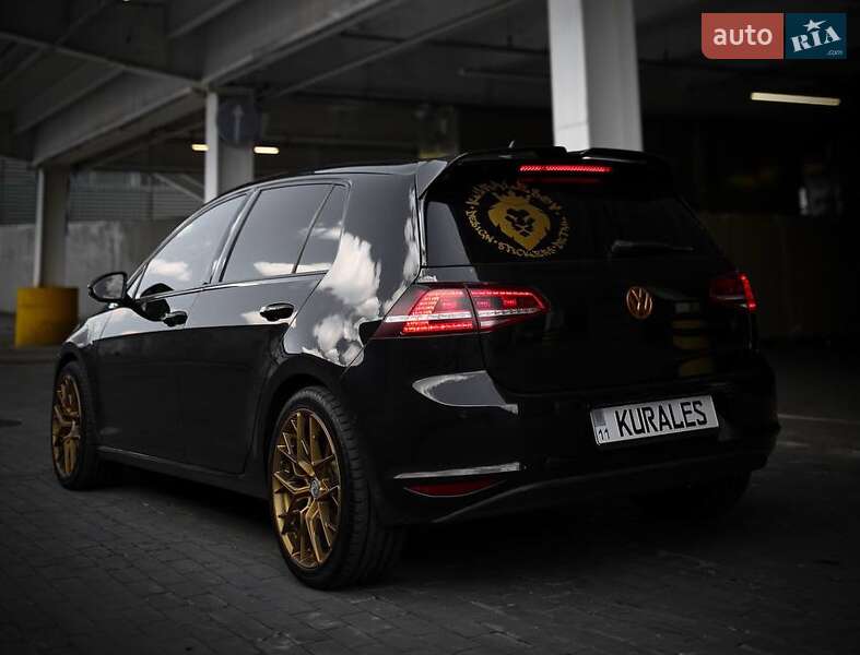 Volkswagen e-Golf 2015