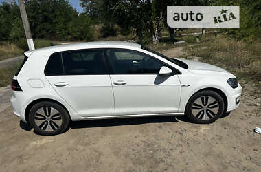 Хетчбек Volkswagen e-Golf 2015 в Дніпрі