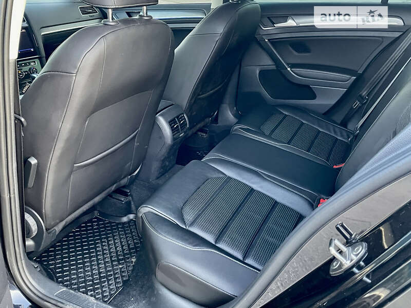 Хетчбек Volkswagen e-Golf 2017 в Харкові