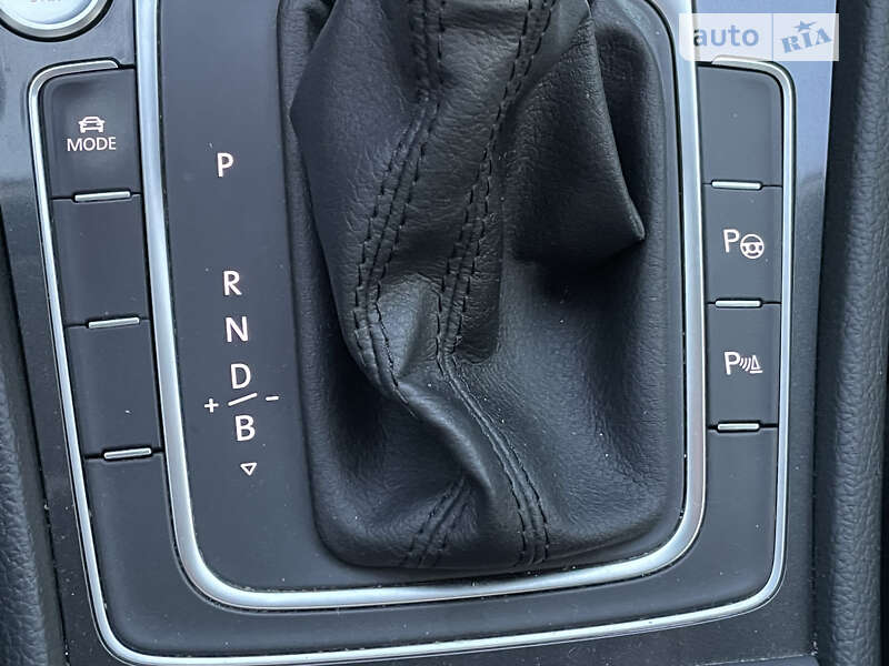 Хетчбек Volkswagen e-Golf 2017 в Харкові