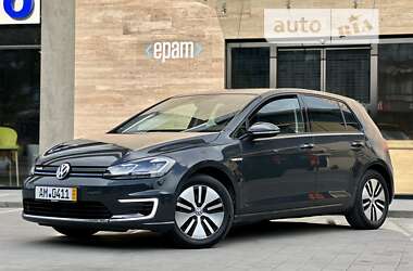 Хэтчбек Volkswagen e-Golf 2020 в 