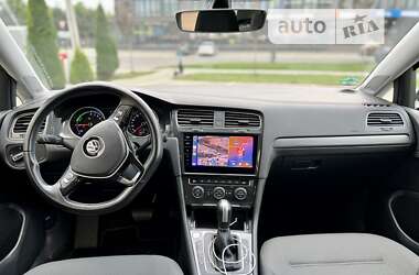 Хэтчбек Volkswagen e-Golf 2020 в 