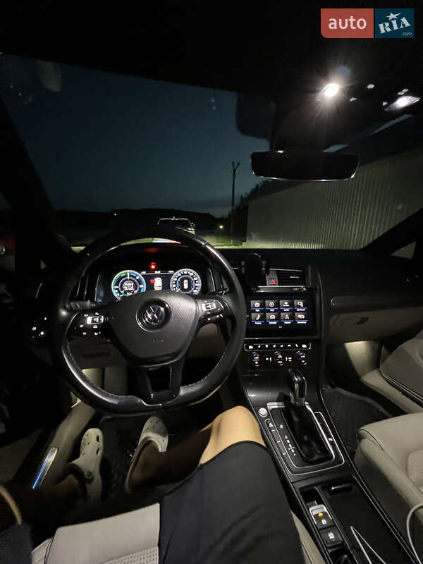 Хетчбек Volkswagen e-Golf 2017 в Бердичеві