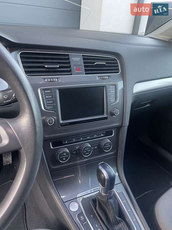 Хетчбек Volkswagen e-Golf 2016 в Чернівцях фото 7 Хетчбек Volkswagen e-Golf 2016 в Чернівцях