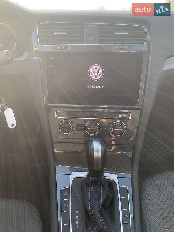 Хетчбек Volkswagen e-Golf 2020 в Хмельницькому фото 15 Хетчбек Volkswagen e-Golf 2020 в Хмельницькому