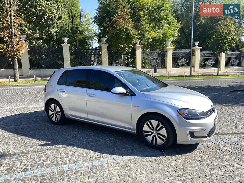 Хетчбек Volkswagen e-Golf 2014 в Дніпрі