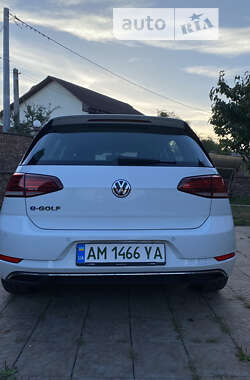 Хэтчбек Volkswagen e-Golf 2018 в 