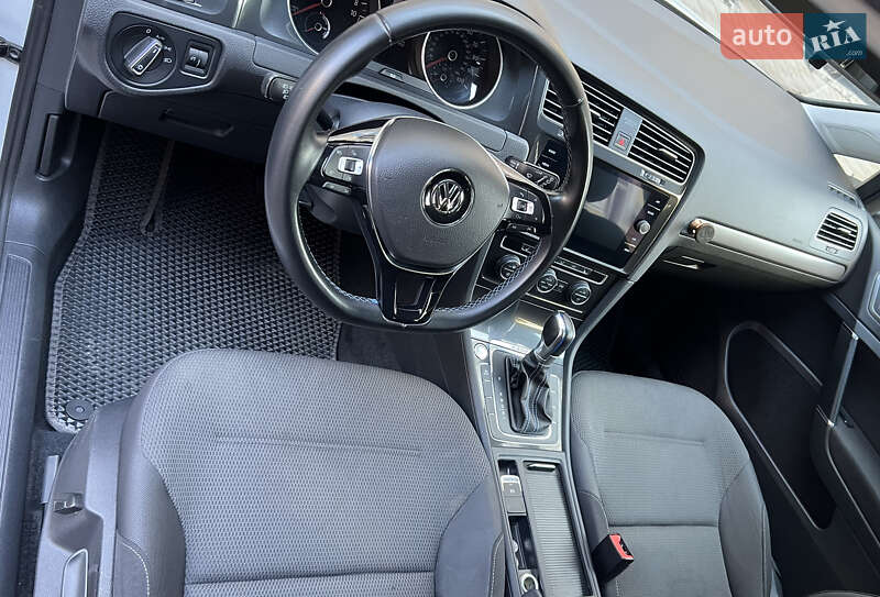 Хетчбек Volkswagen e-Golf 2017 в Одесі