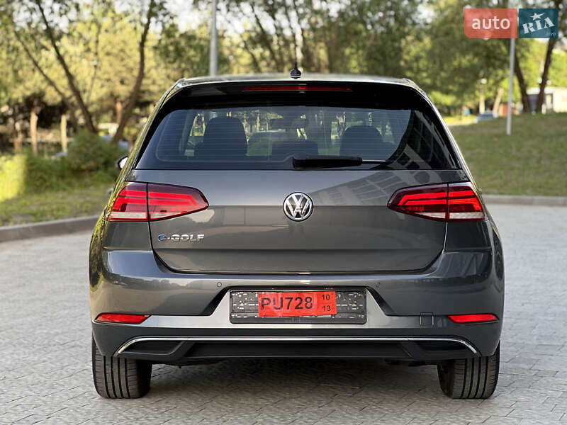 Хэтчбек Volkswagen e-Golf 2017 в Новояворовске