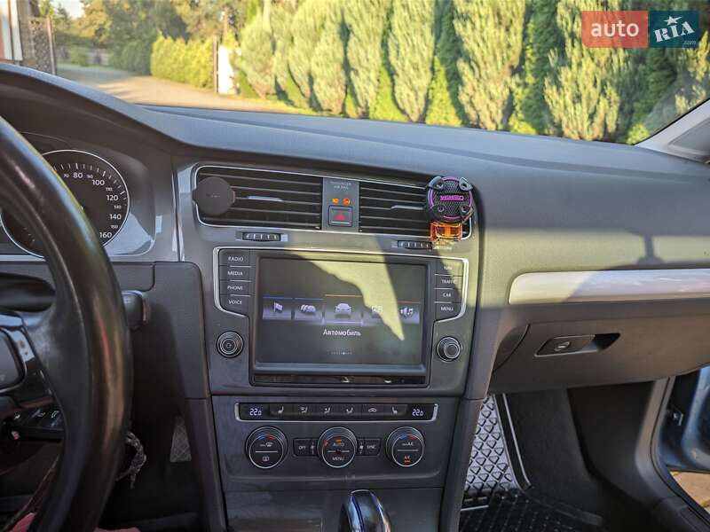 Хетчбек Volkswagen e-Golf 2015 в Львові