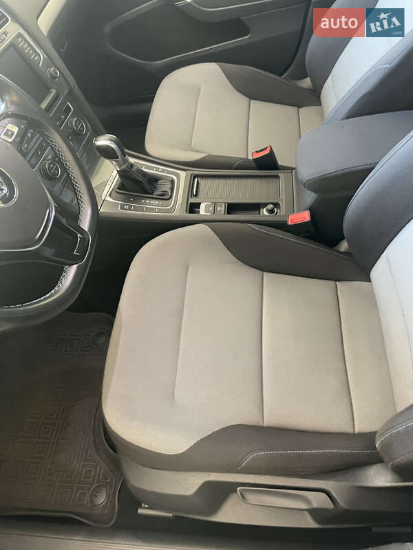 Хетчбек Volkswagen e-Golf 2016 в Львові