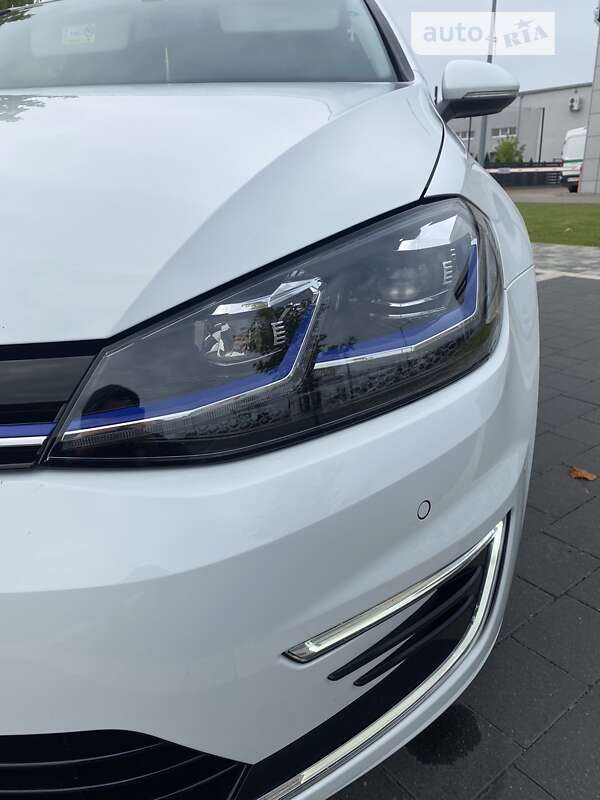 Хэтчбек Volkswagen e-Golf 2019 в Ужгороде