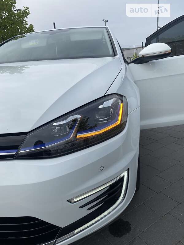 Хэтчбек Volkswagen e-Golf 2019 в Ужгороде