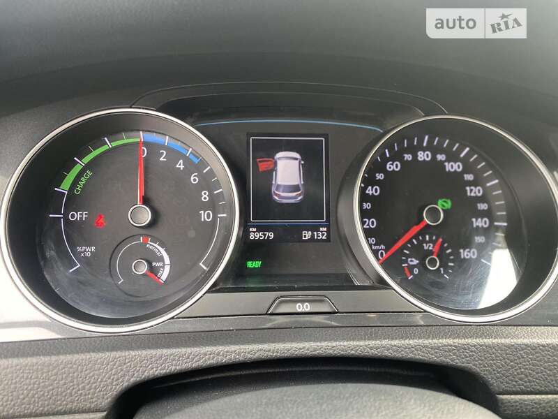 Хэтчбек Volkswagen e-Golf 2019 в Ужгороде