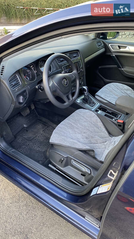 Хетчбек Volkswagen e-Golf 2016 в Києві