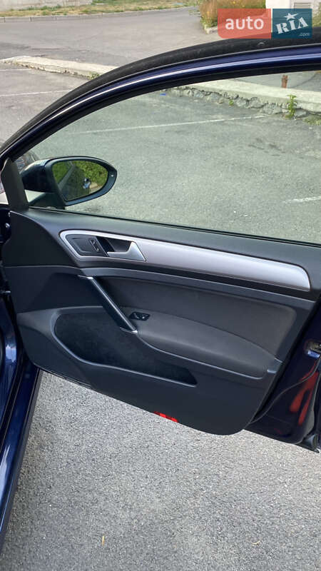 Хетчбек Volkswagen e-Golf 2016 в Києві