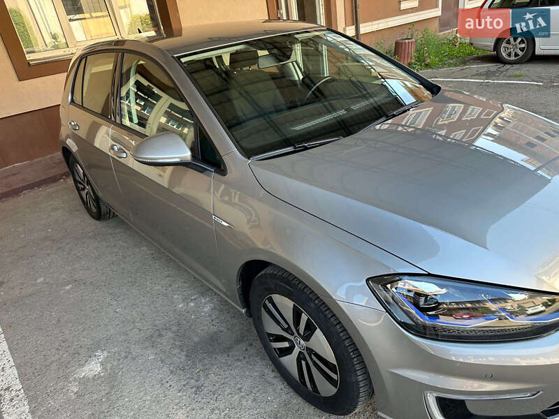Хэтчбек Volkswagen e-Golf 2018 в Черновцах