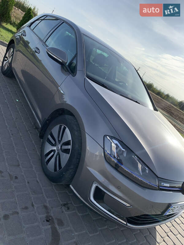 Хетчбек Volkswagen e-Golf 2015 в Львові