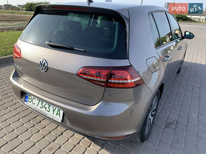 Хетчбек Volkswagen e-Golf 2015 в Львові