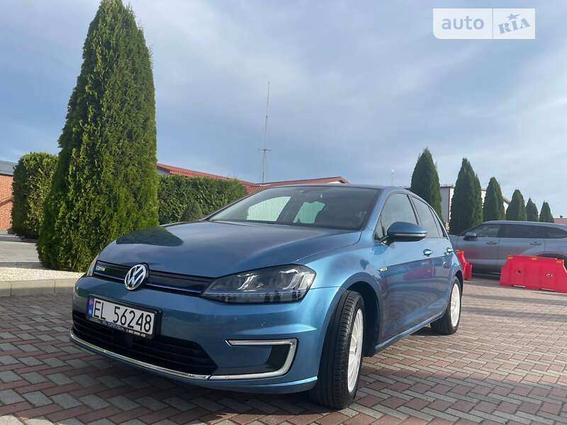 Хэтчбек Volkswagen e-Golf 2015 в Городке