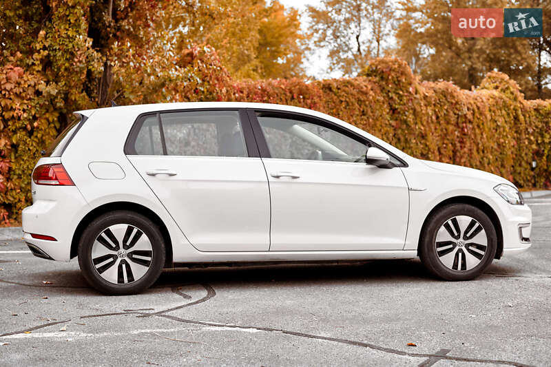Хетчбек Volkswagen e-Golf 2020 в Дніпрі