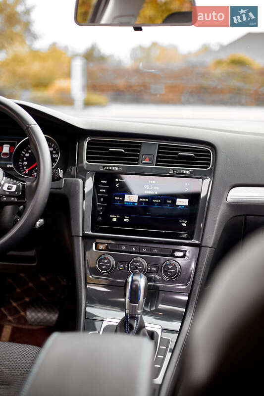 Хетчбек Volkswagen e-Golf 2020 в Дніпрі