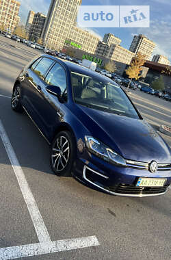 Хетчбек Volkswagen e-Golf 2018 в Києві