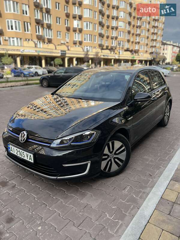 Хетчбек Volkswagen e-Golf 2017 в Софіївській Борщагівці