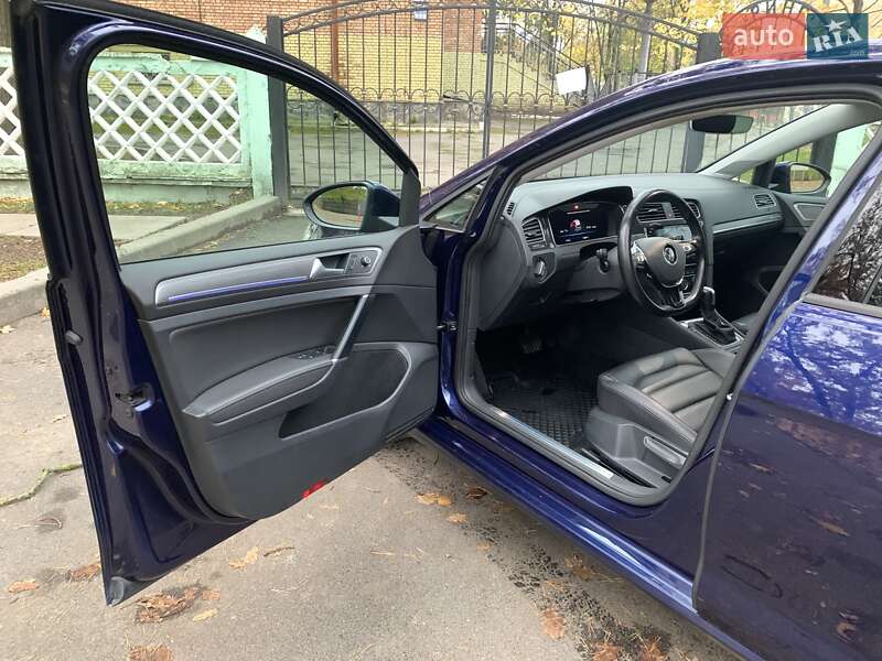 Хетчбек Volkswagen e-Golf 2019 в Києві