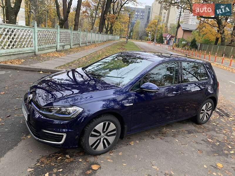 Хетчбек Volkswagen e-Golf 2019 в Києві