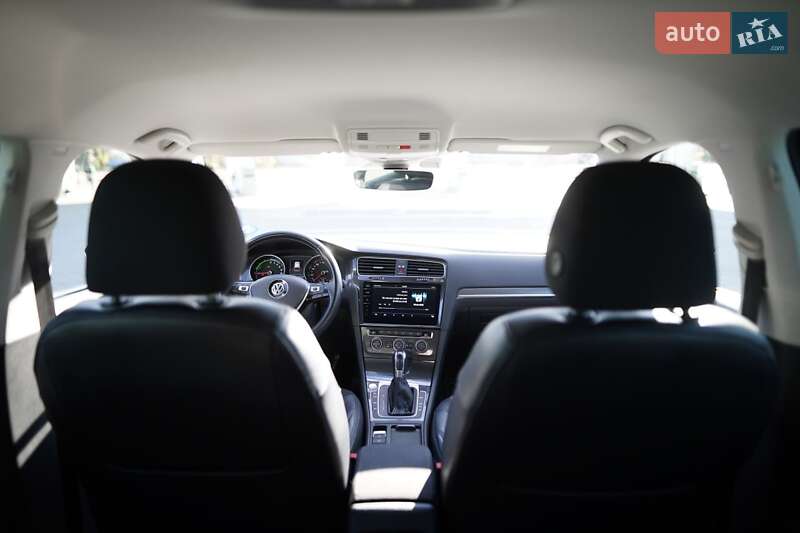 Хетчбек Volkswagen e-Golf 2018 в Житомирі