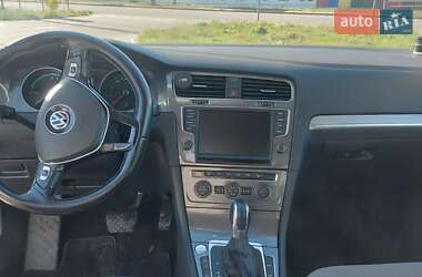 Хэтчбек Volkswagen e-Golf 2014 в 