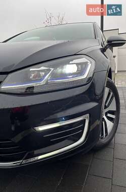 Хэтчбек Volkswagen e-Golf 2020 в 
