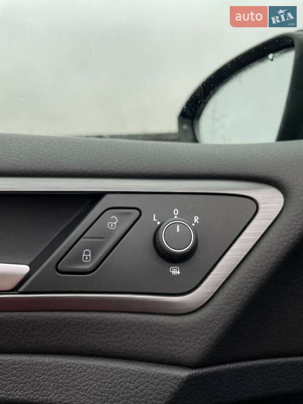 Хэтчбек Volkswagen e-Golf 2020 в Мукачево