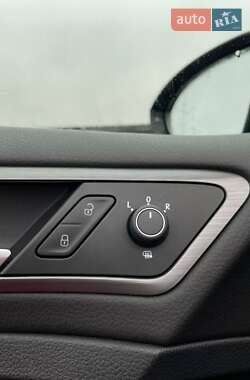 Хэтчбек Volkswagen e-Golf 2020 в 