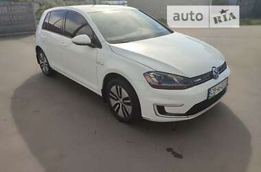 Хэтчбек Volkswagen e-Golf 2015 в Бахмаче