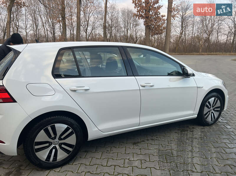 Хэтчбек Volkswagen e-Golf 2020 в Новоселице