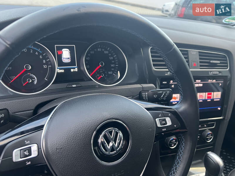 Хэтчбек Volkswagen e-Golf 2020 в Новоселице