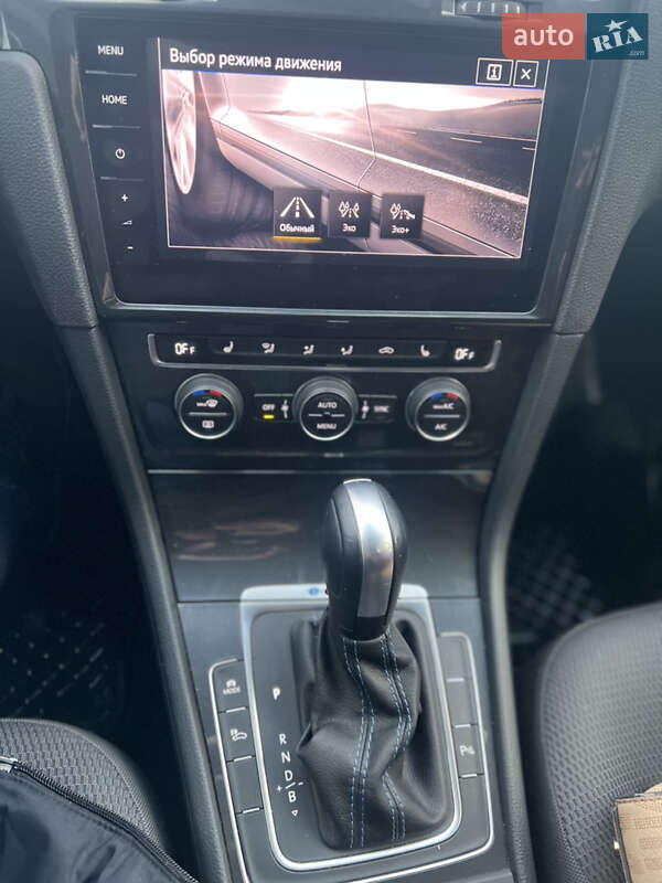 Хэтчбек Volkswagen e-Golf 2020 в Новоселице