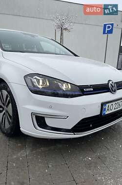 Хэтчбек Volkswagen e-Golf 2014 в 